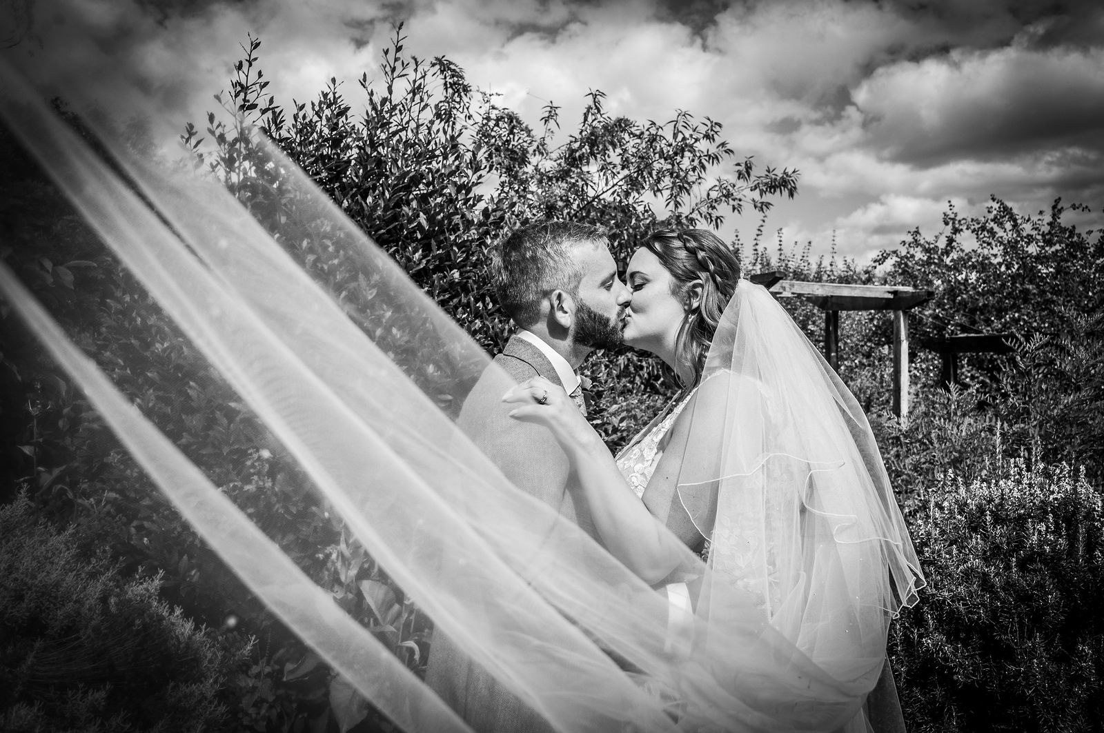 Couple's photos at Kent Life wedding venue